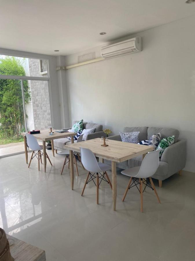 The Chu Cafe / Guesthouse Nai Harn Exteriör bild